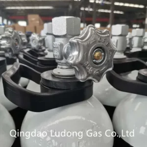 Sale of 40L ISO Standard Seamless Gas Cylinder / Oxygen Cylinder